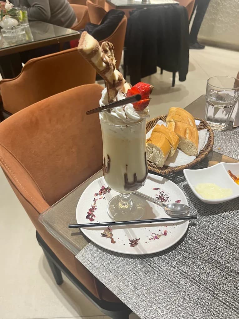 Speranza Cafe Gallery 11